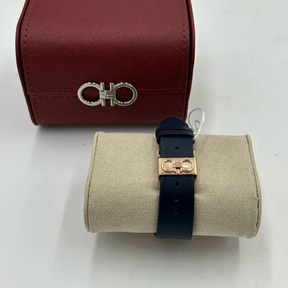 Man Salvatore, Ferragamo timeless 40 mm quartz, watch deployment clasp - Picture 5 of 13